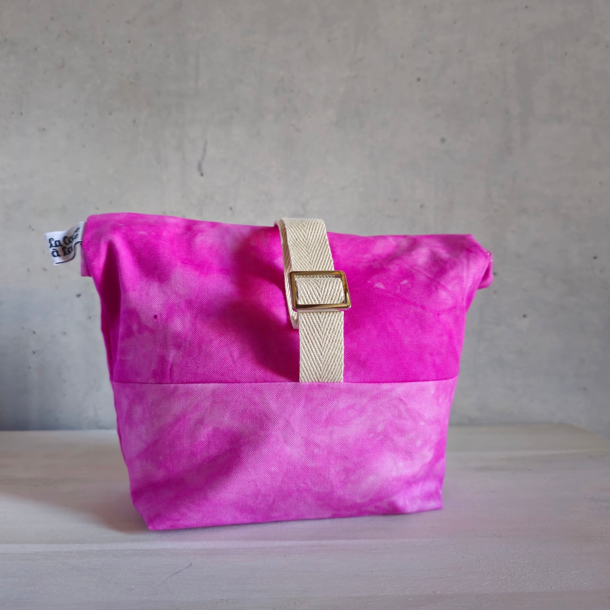 Cannolo Handbag Medium- Hand-dyed, Pink & Pink-La Cave à Laine