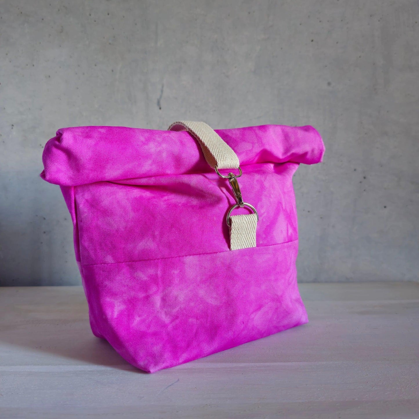 Cannolo Handbag Medium- Hand-dyed, Pink & Pink-La Cave à Laine